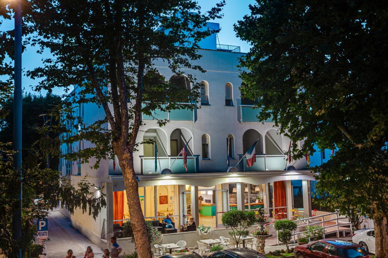 Hotel Admiral Cesenatico Exterior foto